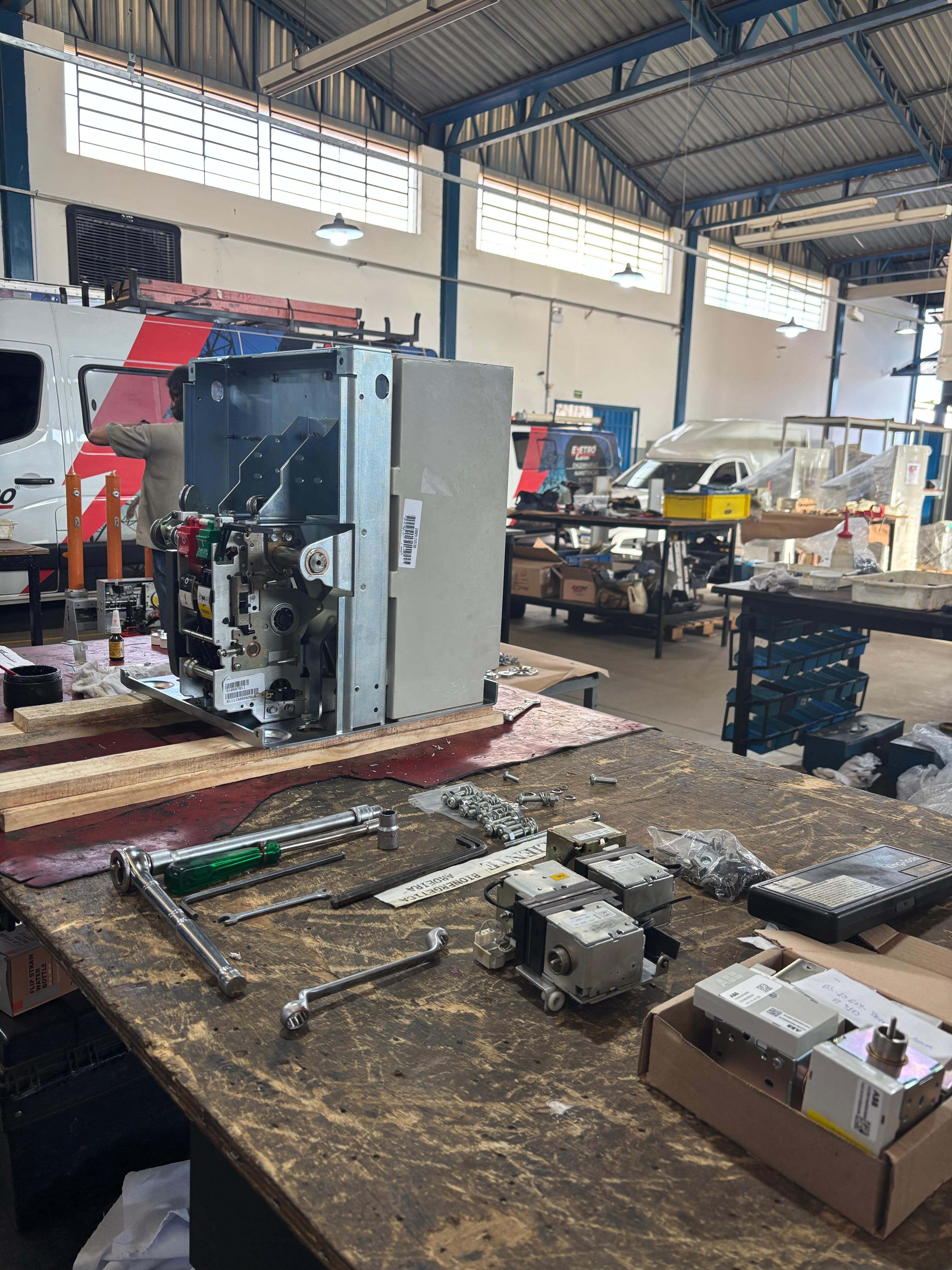 Conserto de Disjuntores